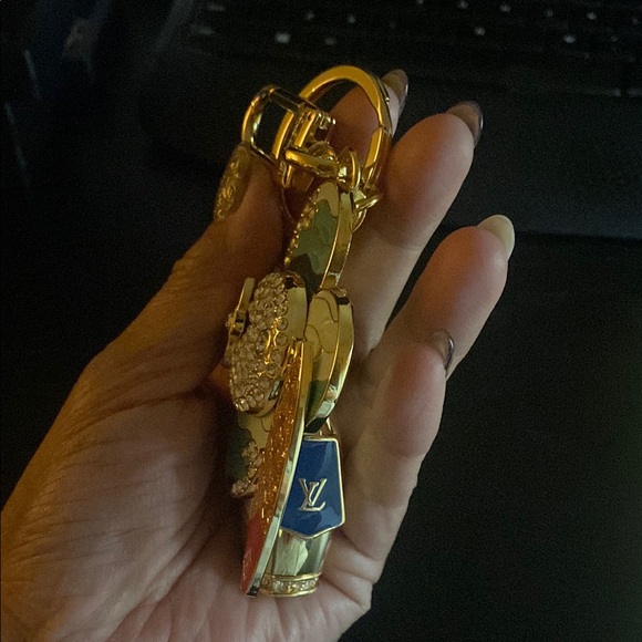Louis Vuitton Blue Surf Keychain - Picture 5 of 8